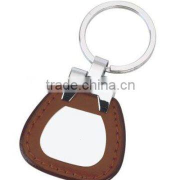 Leather keyholder with metal