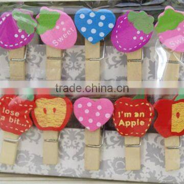 Hot small wooden stawberry clothes clip decoration made in China