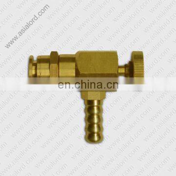 Gas connector with gas valve