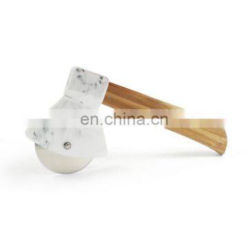Wholesale Kitchen Accessories Good Grips Stainless Steel Sharp Pizza Cutter Wheel With Bamboo Handle