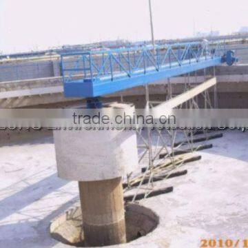 Mud scraper for waste water treatment