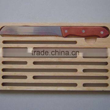 Bread knife with cutting board