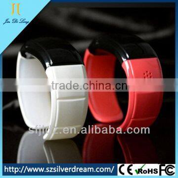 2013 Hot Sale Fashion Bluetooth Touch Screen Hand Bluetooth Watch In Low Price