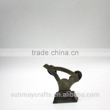 Wholesale Cheap Resin Badminton Trophy for Sale photo-5