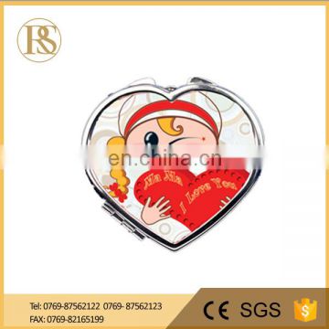 Heart-shaped mirror