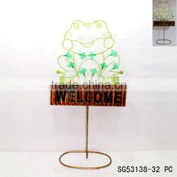 cute outdoor garden frog decor with led welcome sign