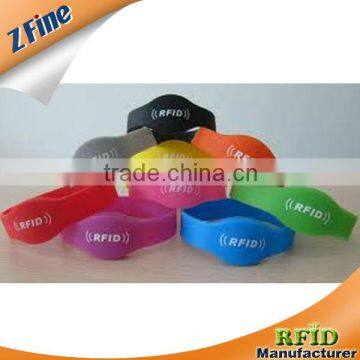 2013 Cheap Fashional Fabric CustomTextile silicon wristband Festivals