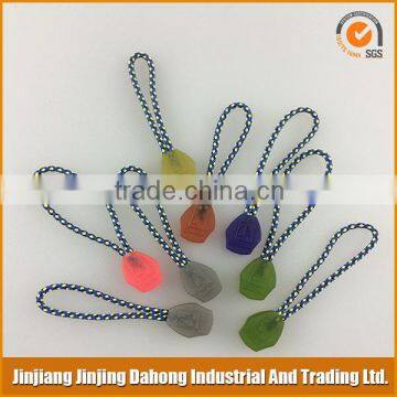 Wholesale high quality rubber zipper puller