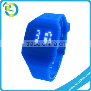 New Promotional Gift Shape Adjustable LED digital blinking silicone smart amazing led watches