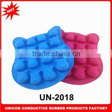 2014 New design 12 holes Vinnie bear silicone ice cube tray 100% food grade silicone ice cube tray UN-2018