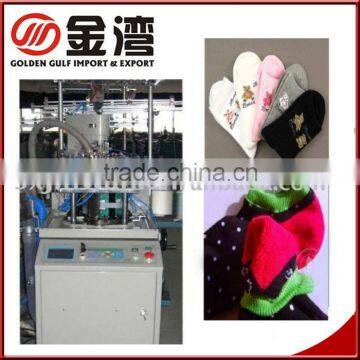 Plain and terry sock knitting machine