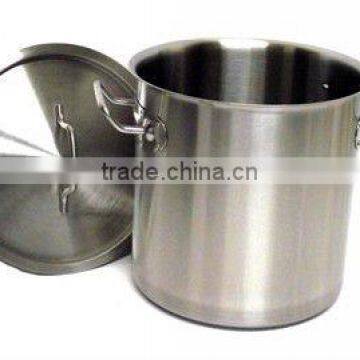 Commercial stainless steel stockpot with lid