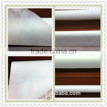 China Manufacturer Nonwoven Polyester Nonwoven Fabric Paper Gum Stay Interlining Rolls 1025H for Garment photo-4