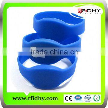 Manufacturer of Customized 125khz rfid silicon wristband