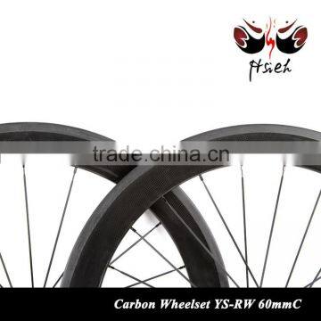 2015-2016 Lightweight Bicycles Carbon Wheels 700C Clincher Wheelset Made in Carbon Wheelset China photo-4