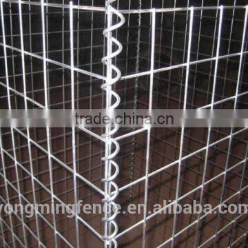Gabion box fencing in iron wire mesh