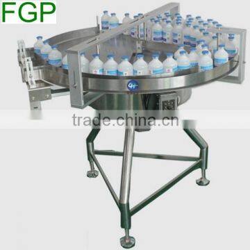 Small capacity bottle straight line machine