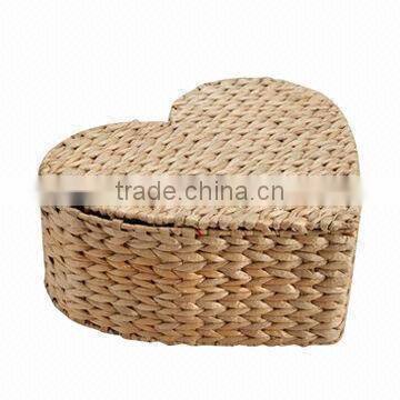 Wholesale water hyacinth storage basket with heart shape