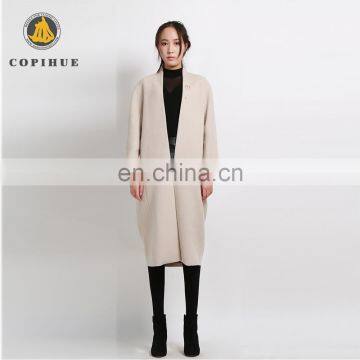 China Supplier Fashion Creamy White Coat Woman Winter photo-2