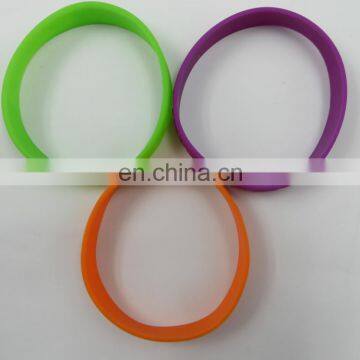 OEM Silicone Bracelet, High Quality Ink Filled Silicone Bracelet With Different Colors, ECO Friendly Silicone Wristband photo-2