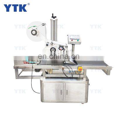 China Cosmetic Packaging Labeling Machine For Facial mask Bags Plastic Kraft Hand Bags Flat Labeling