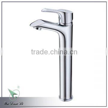 chrome finish lavatory faucet with single handle W6801