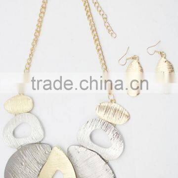 Indian Gold Plated Necklace Set Light Weight Gold Necklace Set photo-3