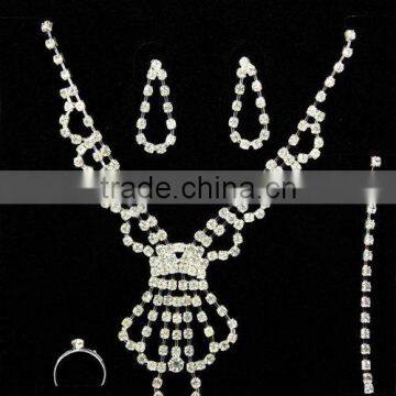 Ladylike bridal fashion jewelry set