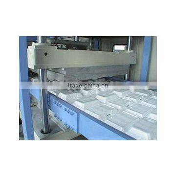 Full-Automatic PS Disposable Fast Food Box Vacuume Forming Machine With CE Certificate photo-3
