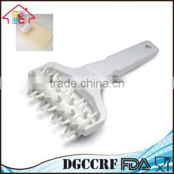 NBRSC Plastic Pizza Pie Pastry Dough Docker Pizza Roll Dough Pitter Baking Tool White photo-2