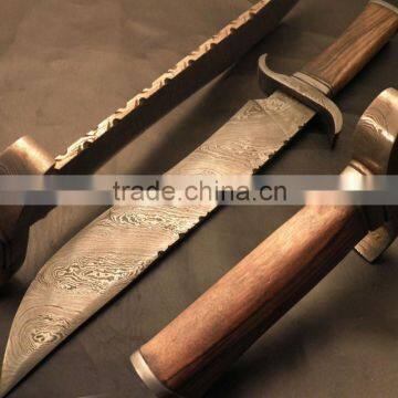 udk h20" custom handmade Damascus hunting / bowie knife with Walnut wood