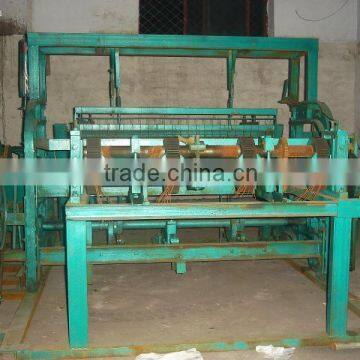 Heavy Crimped Wire Mesh Weaving Machine photo-4