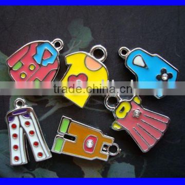 clothing shape metal pendant 3cm