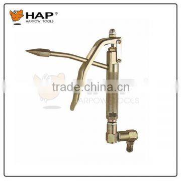 Hand tool good pressure one way grease gun