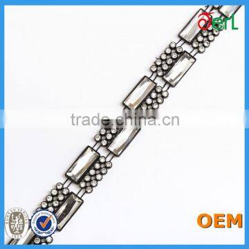 High quality single row square shape fancy cup chain plastic crystal rhinestone trimming