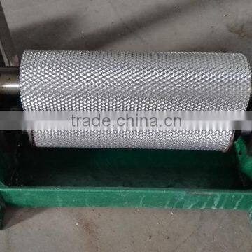 Hand-operated comb foundation roller beeswax foundation press machine