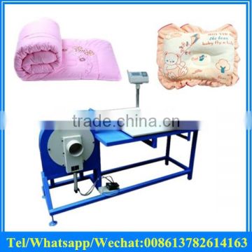 Cotton pillow quantitative filling machine