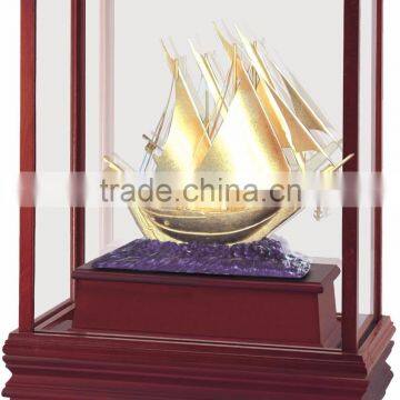 Gold foil dubai sailboat in Display box for promotion gift