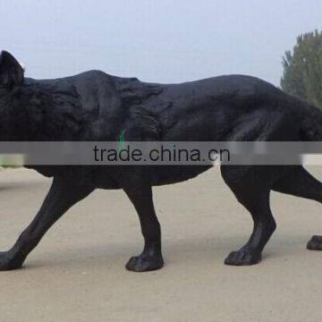 Casting bronze wolf sculpture