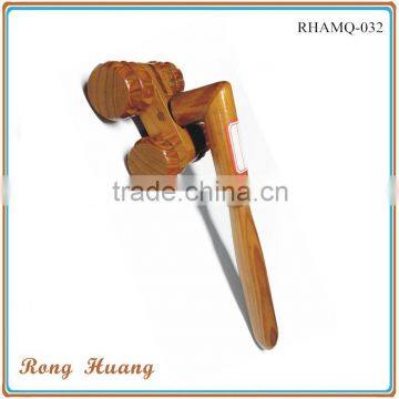 Wooden body massager with handle