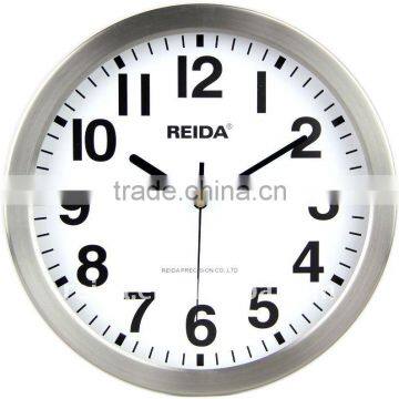 metal quartz wall clock with large figures