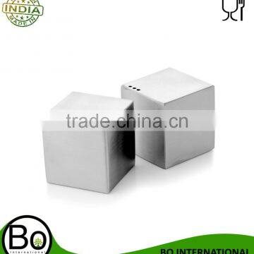 Stainless steel Cube Salt & Pepper Shaker 8x4.5x9.5cm