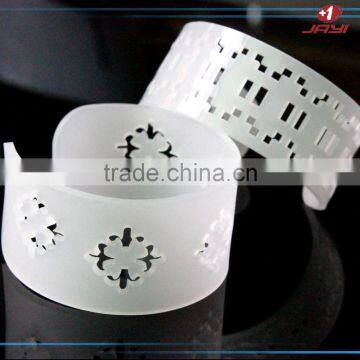 Chinese factory Wholesale luxury fancy handmade acrylic lucite plastic ladies bracelet