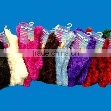 Feather yarn gloves