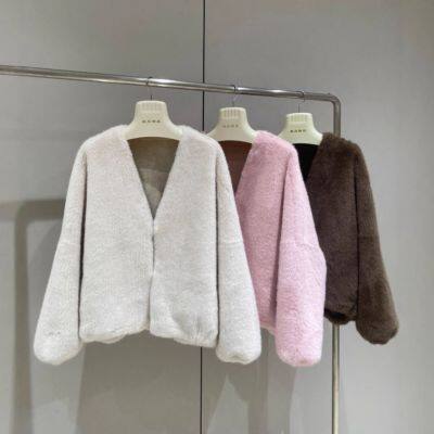 Thickened Warm Fur One-piece Mink V-neck Short Coat for Women, Loose and Versatile Faux Fur Top for Autumn and Winter photo-3