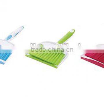 Hot selling mini plastic broom dustpan suit