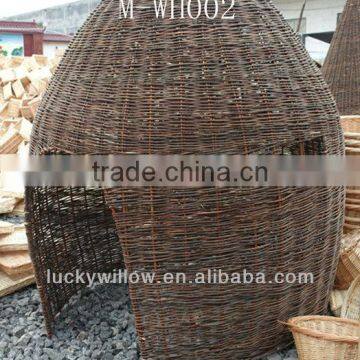 Wicker garden decoration --- flower stand & planter / garden house