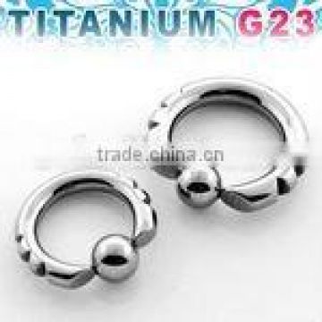 Titanium G23 ball closure ring with sliced edges