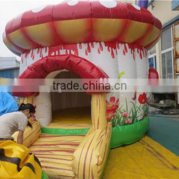 mashroom-shaped high quality inflatable bouncer/castle/jumper