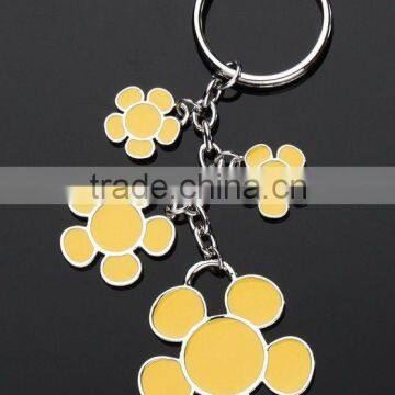 zinc alloy flower keychain supplier with factory audit,various designs and colors